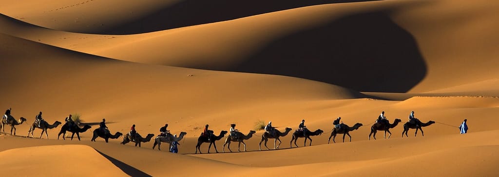 Rutas desde Agadir - marruecos rutas agadir al desierto sahara 4x4 - viajes de agadir a merzouga - excursiones desde agadir merzouga 4x4 - viaje 5 dias rabat desierto - tour 5 dias desde rabat a merzouga sahara 4x4 - rutas desde rabat desierto - rabat excursiones - paseo camello